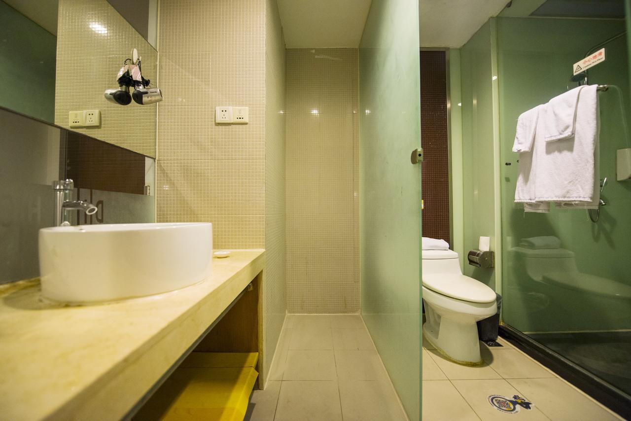 Motel Chongqing Jiefangbai Hongyadong Pedestrian Street Extérieur photo