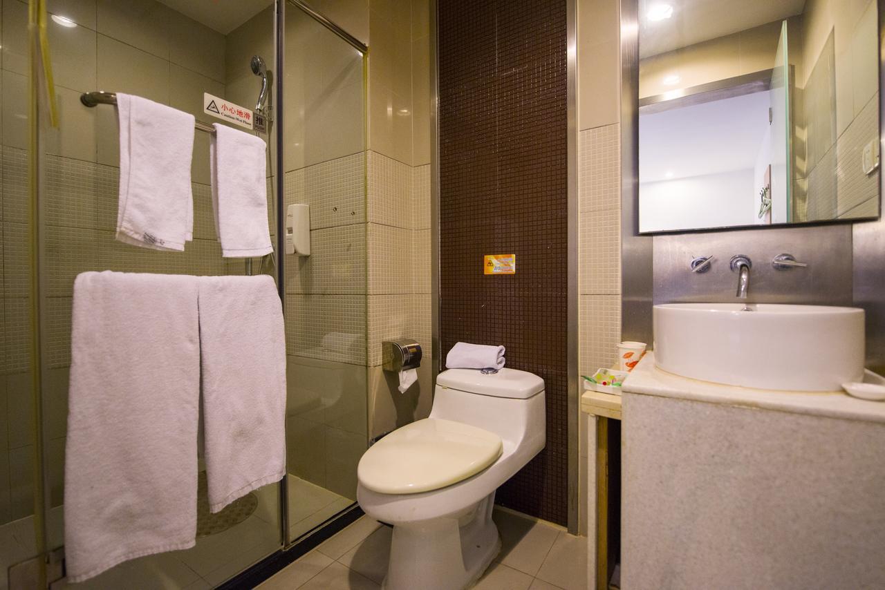 Motel Chongqing Jiefangbai Hongyadong Pedestrian Street Extérieur photo