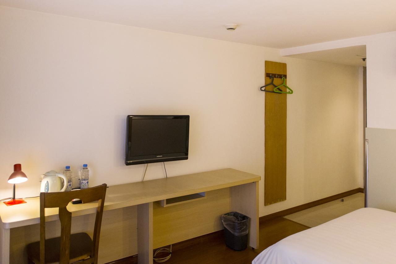 Motel Chongqing Jiefangbai Hongyadong Pedestrian Street Extérieur photo